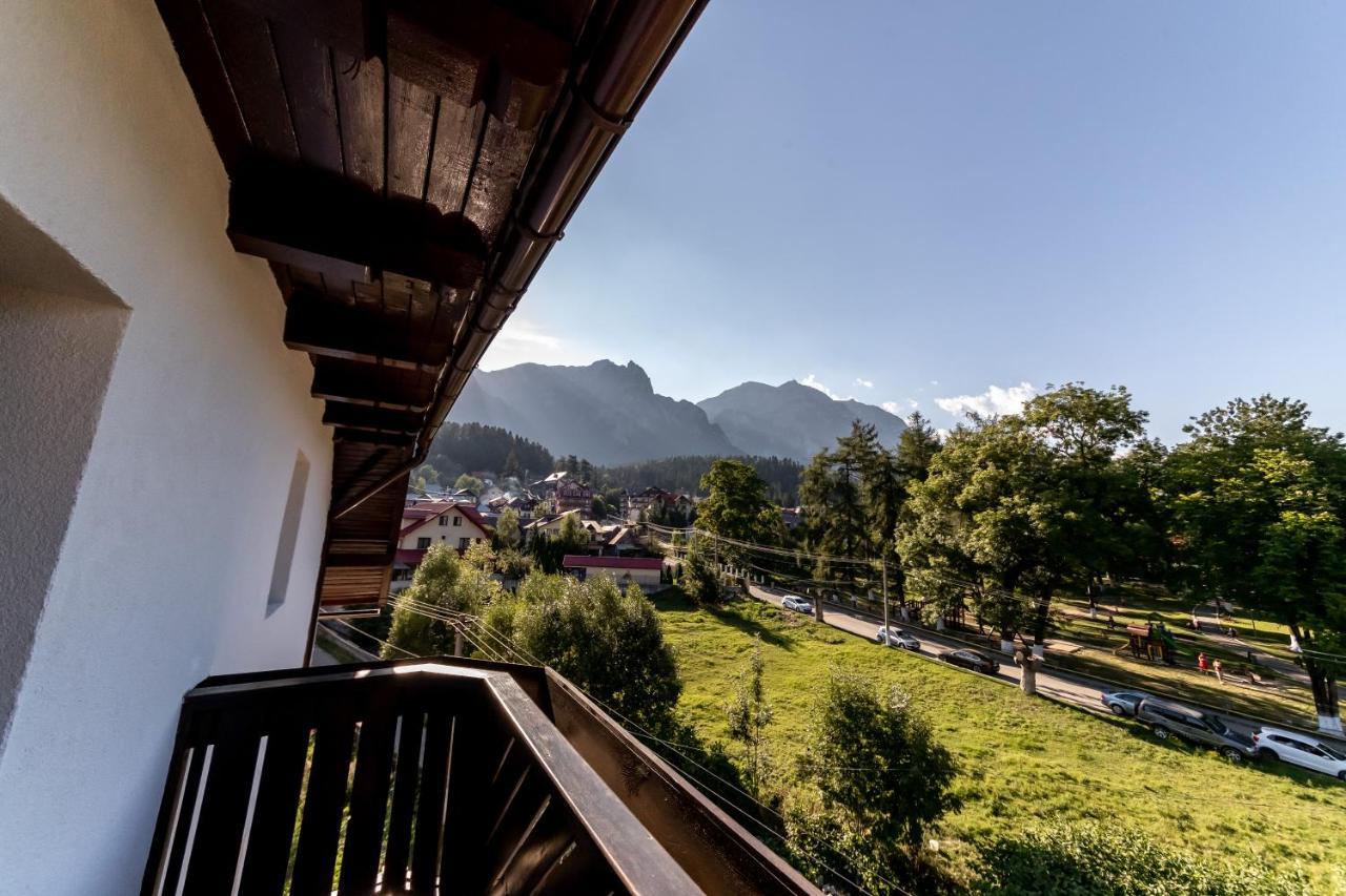 Suru Hotel & Restaurant บุชเตนี ภายนอก รูปภาพ